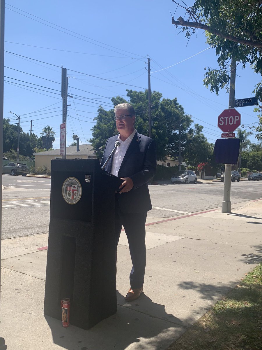 Today, the intersection of Lakme and Sandison was officially dedicated to Tio Carlos. He was an integral member of our Wilmington community and Banning HS family. He will be greatly missed. @WilmingtonLAUSD @LAschoolsSouth