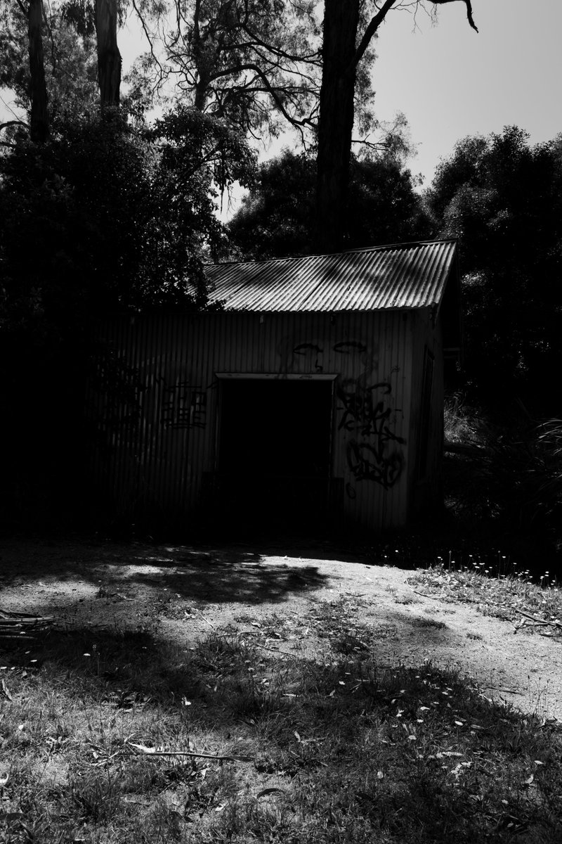 danclough6's tweet photo. Who knows what is inside the shed.
#photography #shed #explore #Abandoned #blackandwhitephotography #explore #blackandwhite #Abandoned https://t.co/wrE5vAzLti