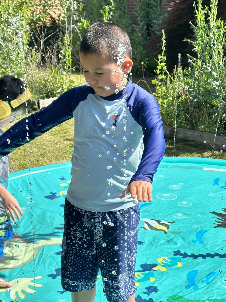 Miss Dixon tweet media