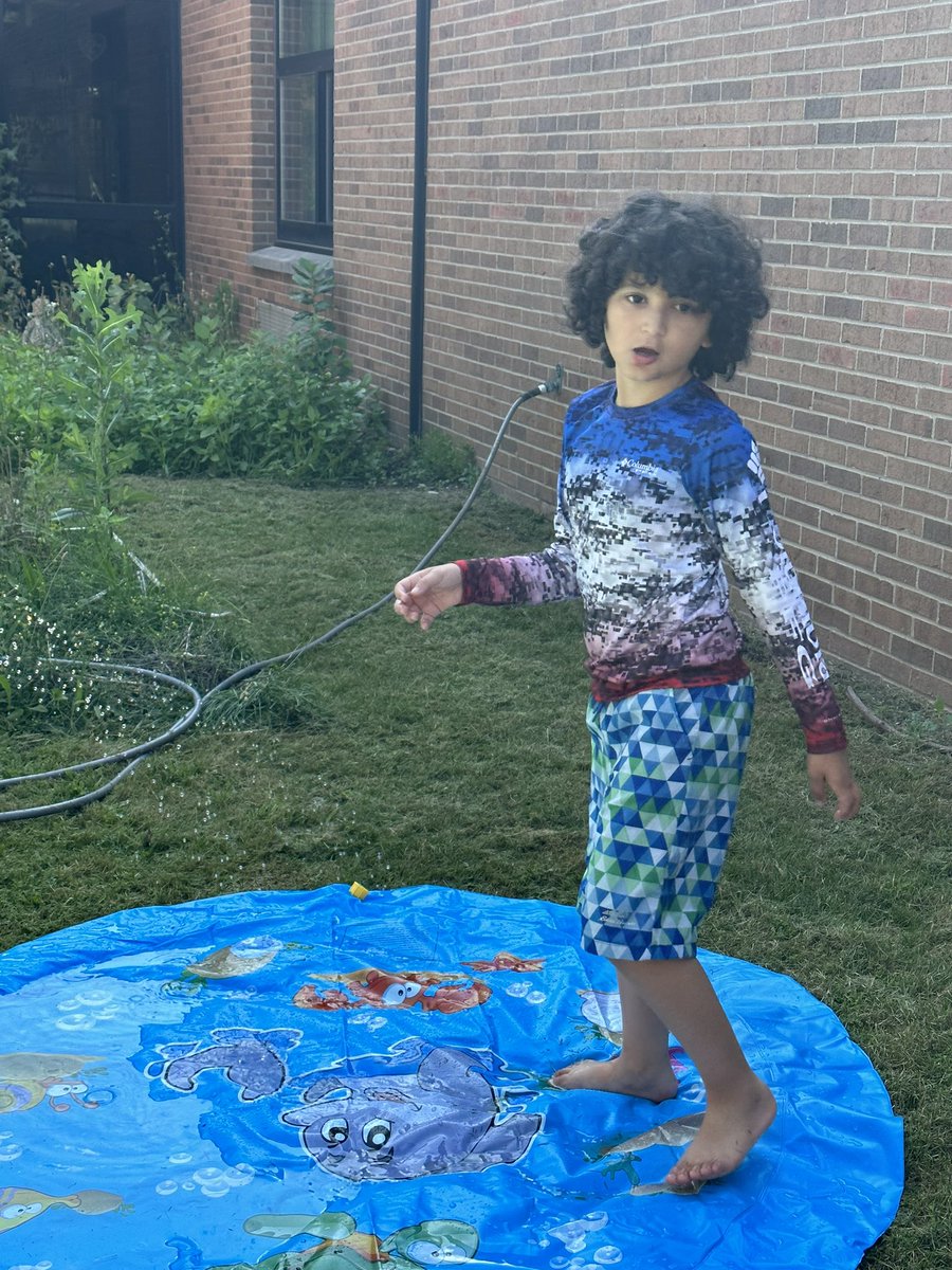 Miss Dixon tweet media