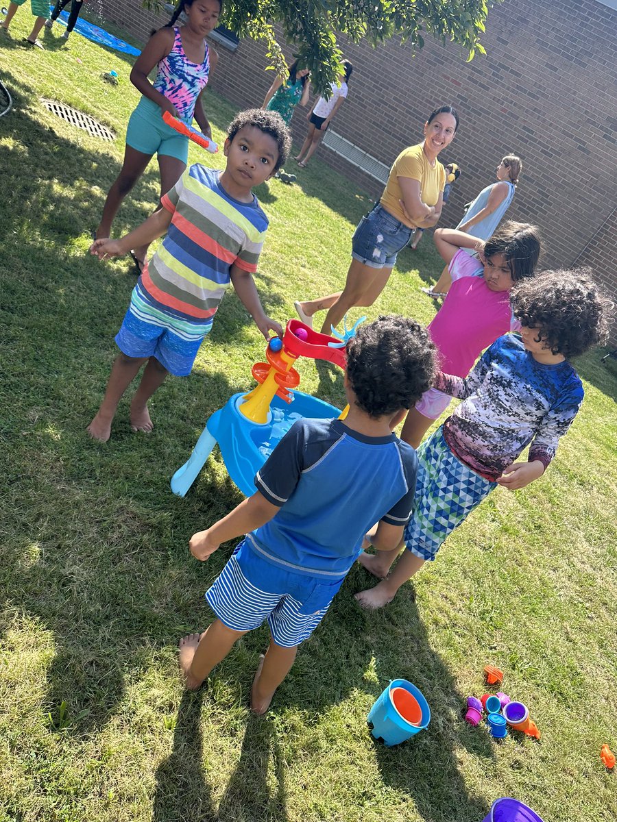 Miss Dixon tweet media