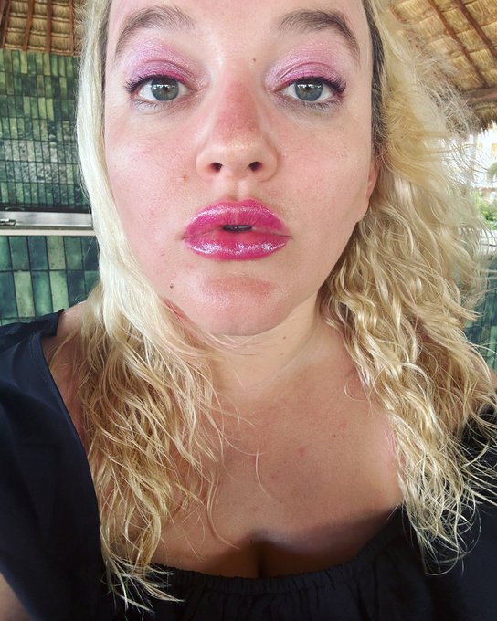Having the time of my life in Cancun😍 https://t.co/hwVbpYQDbK