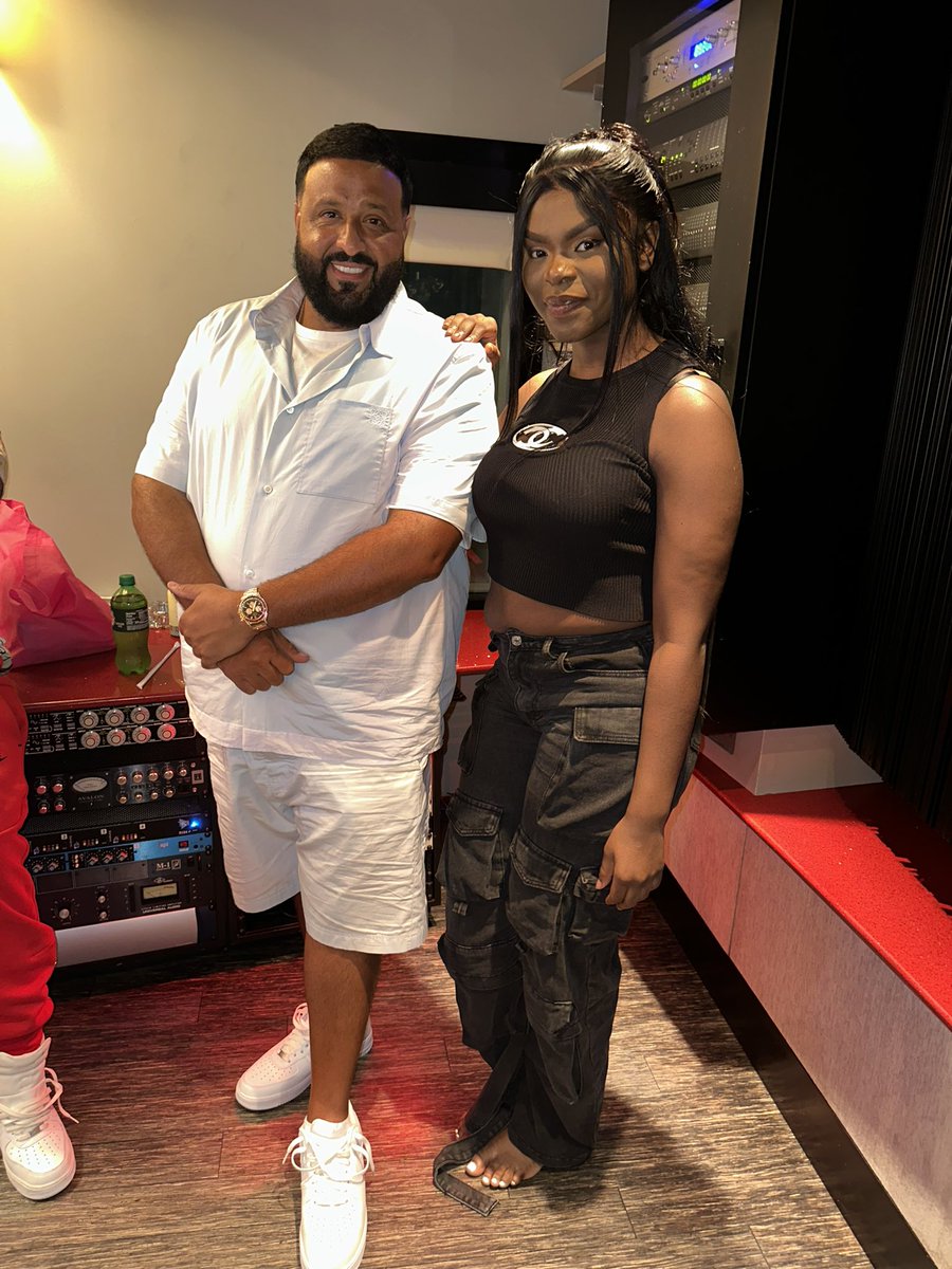 Scar_lip on Twitter "We the best 🤫 no statements 😝"