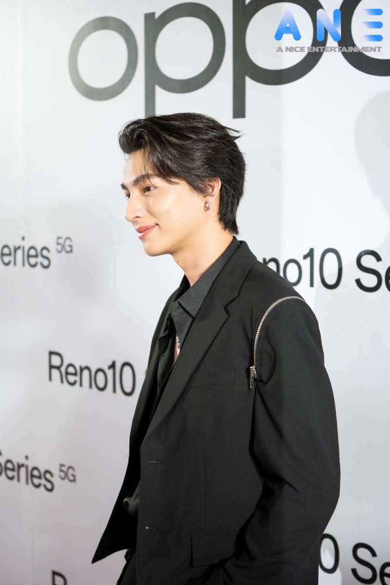 ANiceEnt's tweet photo. กลัฟ คณาวุฒิ ในงาน ฉลอง 15 ปี ออปโป้ประเทศไทย พร้อมเปิดตัว OPPO Reno10 Series 5G
#15thAnniversaryofOPPOThailand #OPPOReno10Series5G_th #ThePortraitExpert #OPPOEncoAir3Pro_TH
#GulfKanawut https://t.co/AqI4uevXPQ