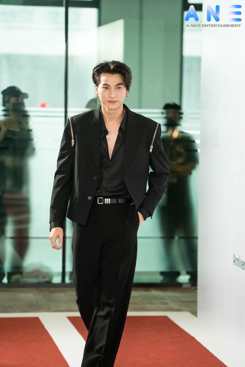 ANiceEnt's tweet photo. กลัฟ คณาวุฒิ ในงาน ฉลอง 15 ปี ออปโป้ประเทศไทย พร้อมเปิดตัว OPPO Reno10 Series 5G
#15thAnniversaryofOPPOThailand #OPPOReno10Series5G_th #ThePortraitExpert #OPPOEncoAir3Pro_TH
#GulfKanawut https://t.co/AqI4uevXPQ
