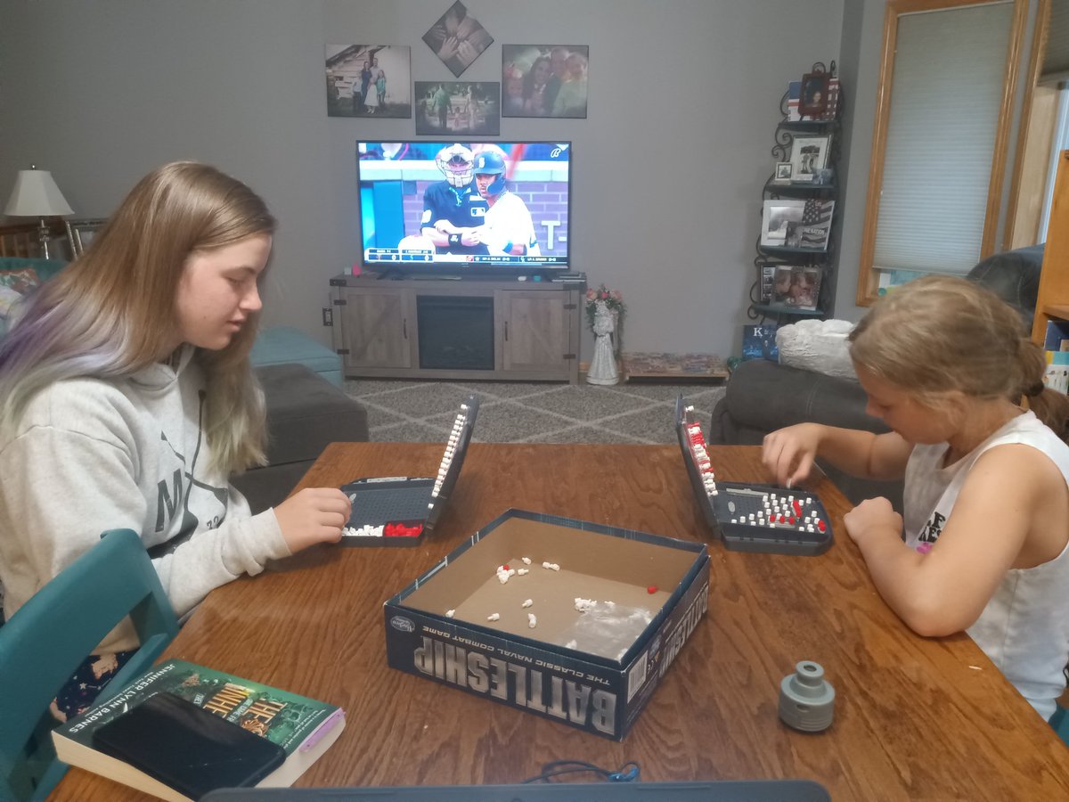 Witnessing an epic game of Battleship.
Roz: "A9"
CC: "Miss"
Roz: "Am I close?"
🤷😆