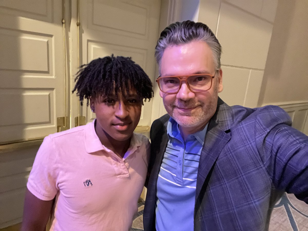 CoreyRholcomb8's tweet photo. Had a great time watching @standupmagician at the @tasanet event tonight! https://t.co/g6jL3G4Awz
