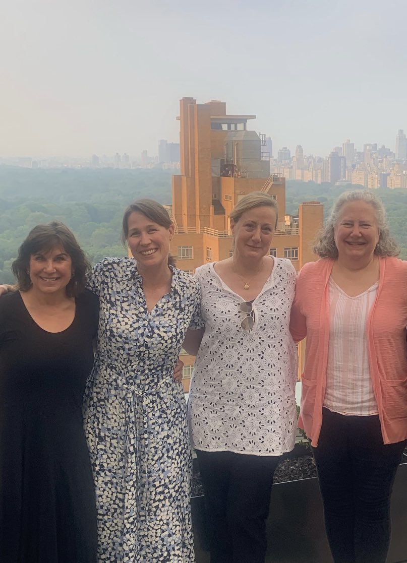 Oh what a night! A bit hazy out, but we couldn't get enough hugs from @alicejankell and @mpageclements -- watch this space for info about our 14th season...soon! 👀