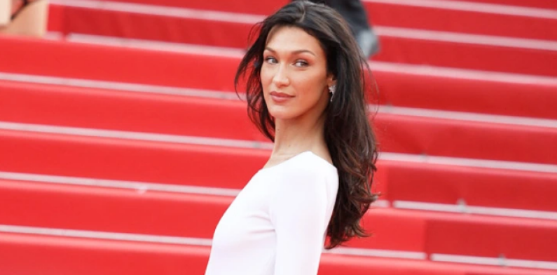 Bella Hadid isn't in rehab -- she's dealing with Lyme disease. 
https://t.co/PFI2u0qUhi https://t.co/Jj9kTSQRpE