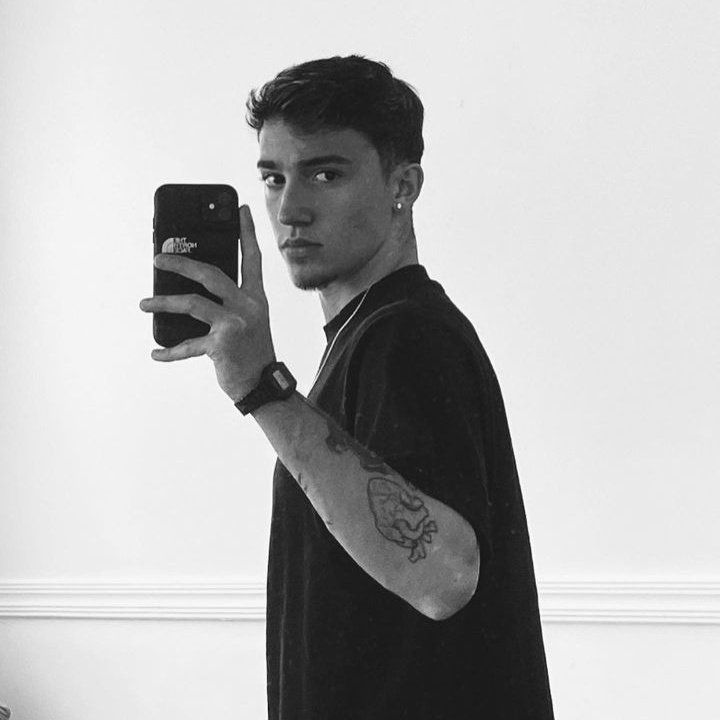 _browFf's tweet image. 2e2