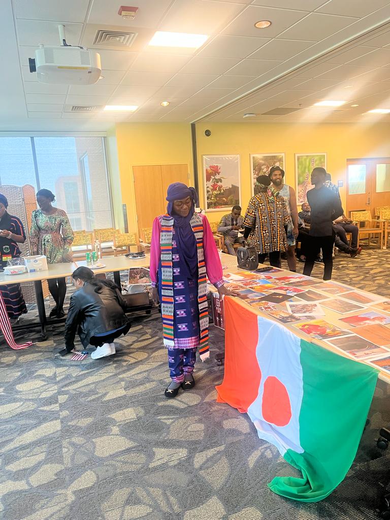BSA_Samiratou's tweet photo. This Tuesday we celebrated #MandelaDay with #YALI2023 from #UMBC and students from #Bangladesh 
The beauty of Niger is immeasurable.
Come and discover our beautiful country and all his potential.

Our national #Danwake was appreciate#Niger was present 🇳🇪
UMBC https://t.co/bOZHJ1WoFs