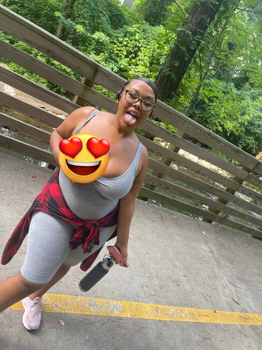 Pushin_D_'s tweet photo. I enjoy long walks and sucking 🍆 😭 https://t.co/3se6s5oqiV