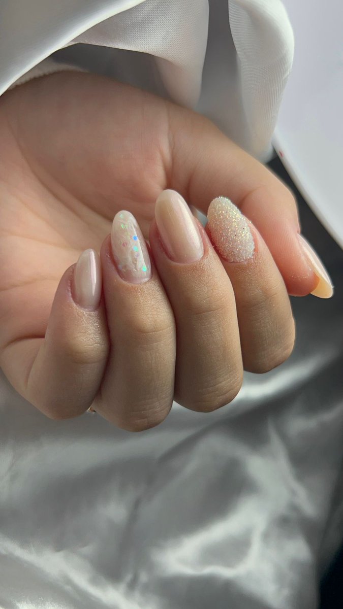 Deixar meu trabalho registrado aqui também 🤍✨
Insta: @xaianem_naildesigner