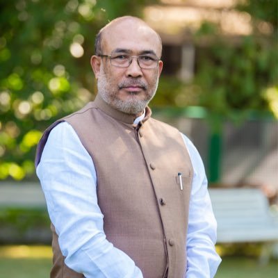 कुर्सी है तुम्हारी, ये जनाज़ा तो नहीं है,
कुछ कर नहीं सकते, तो उतर क्यों नहीं जाते।
#ResignBirenSingh