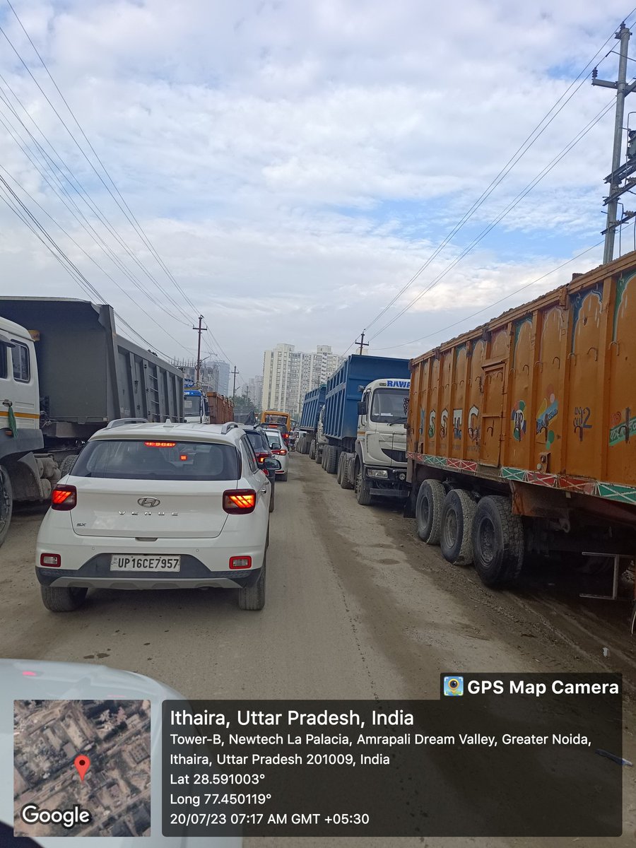 VimalPr59452753's tweet photo. Traffic jam caused by trucks on the road from Samridhi Grand Avenue , Techzone 4 Greater Noida West towards Sarvottam school. Causing publice nuesence.

Time 7:17 a.m.
Date 20/07/2023
Place Service road from Samridhi Grand Avenue Techzone 4 towards Sarvottam school. https://t.co/5GQqX6lBSo