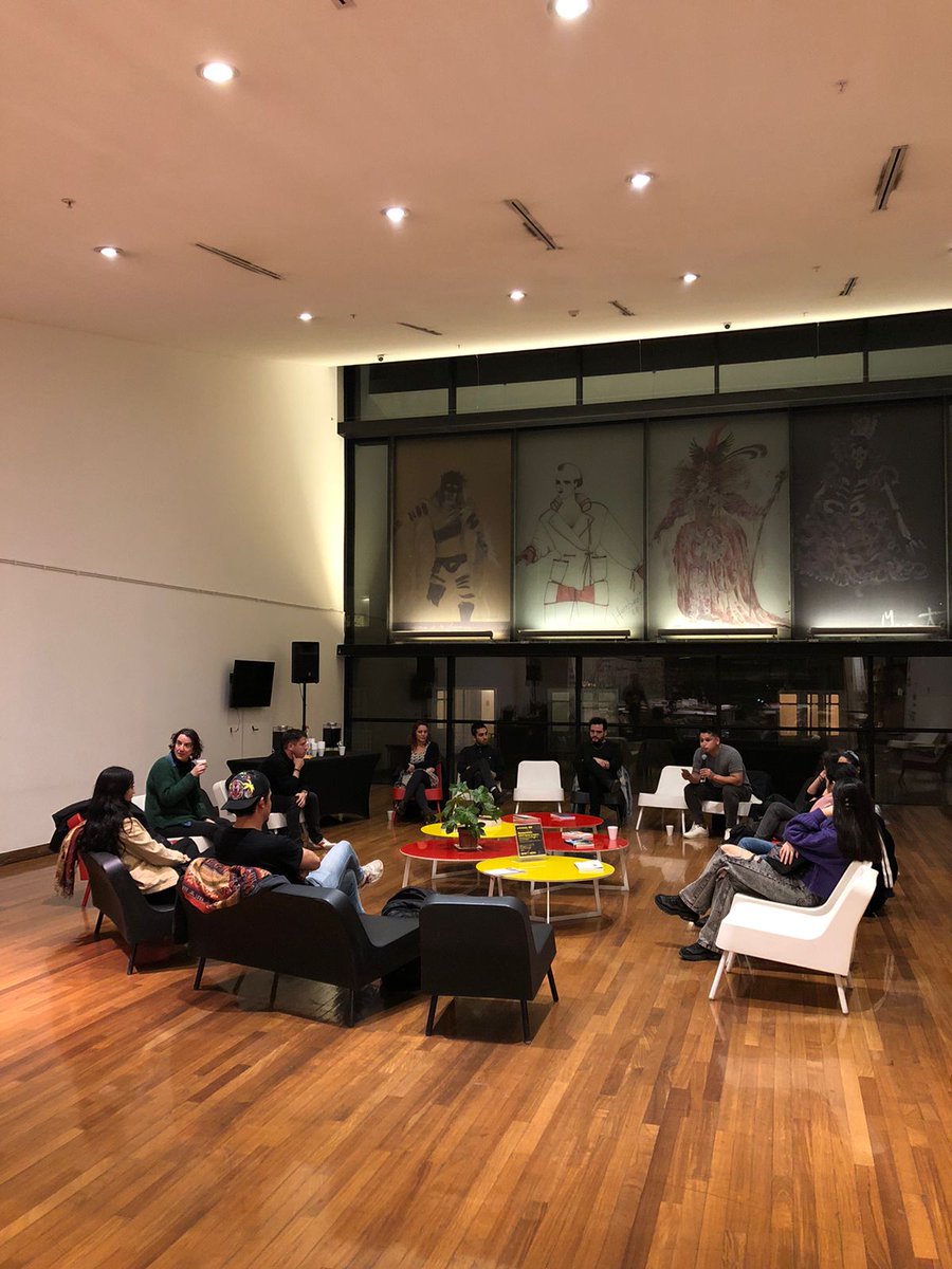 centroGAM's tweet photo. ¡Zarpamos! ⛵️ Comenzó el ciclo de conversaciones sobre teatro y danza junto a @perez_erre e @IvanInsunza @RevistaHiedra donde cruzamos miradas, reflexiones, referencias literarias y un vino navegado 🍷.
Cada miércoles en #BiblioGAM📚
#Gratis😍 https://t.co/tc68XKli7m