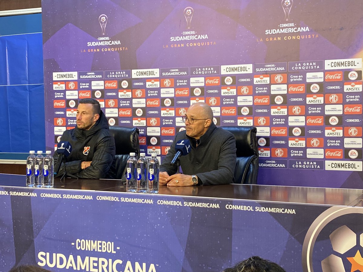 🗣️“#SanLorenzo es un rival muy duro. Es la hinchada que inventó todos los cánticos”.

🎙️ Alfredo Arias