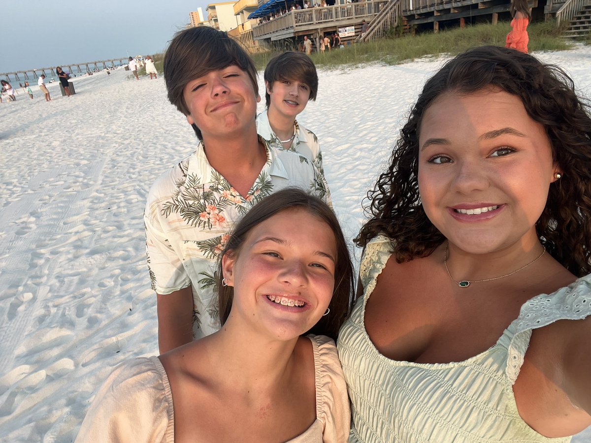 7•19•23
Day 4. of the Hunt’s take Panama City Beach!
#familyvacation2023😎🌴🏖🌊☀️ #makingmemories
#mysquad❤️