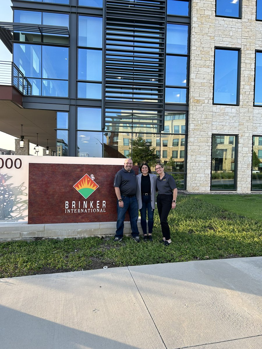 willynillybethy's tweet photo. Had an amazing time at Emerge! So blessed to have been able to share this experience with my GM and our awesome new addition to our management team. This is an adventure I will never forget. #chilislove @ChiliheadEmily @AaronGehrs @swh7668 @NicholasBPaxton https://t.co/DUg5pMOD9g
