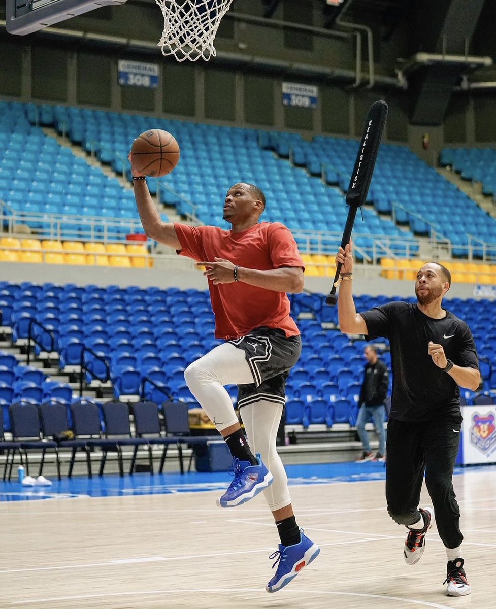 joeylinn_'s tweet photo. Russell Westbrook working out in Puerto Rico with Harrison Barnes, THT, and Tim Hardaway Jr.

📸: @theGMsquad https://t.co/zJXIn3bHt2