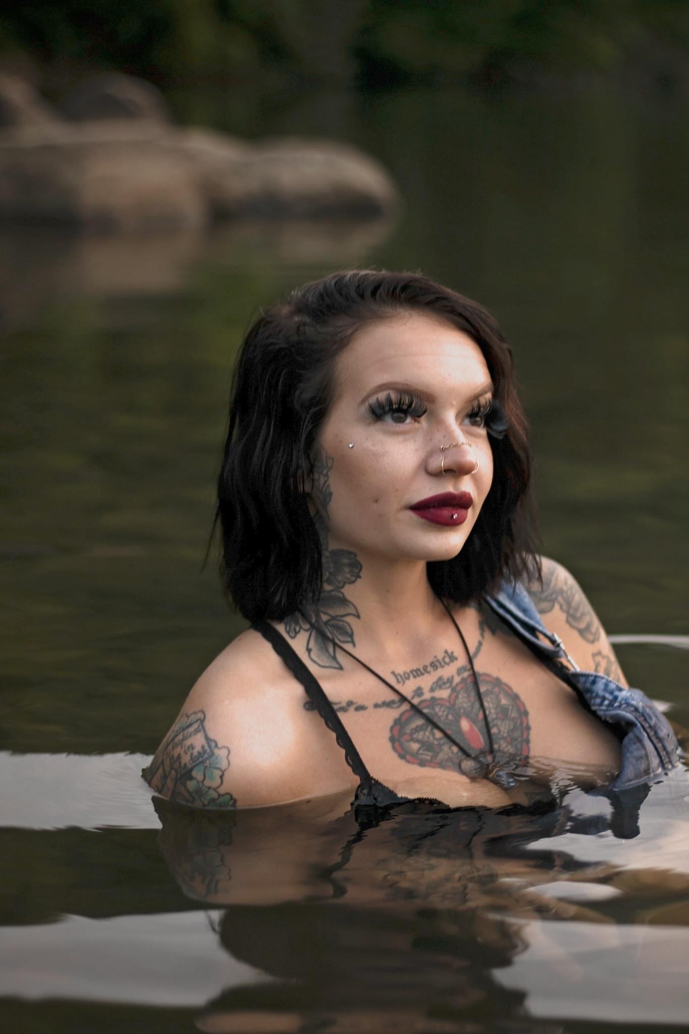 Lola Jean: A Love Hate Relationship? - rz0oacy