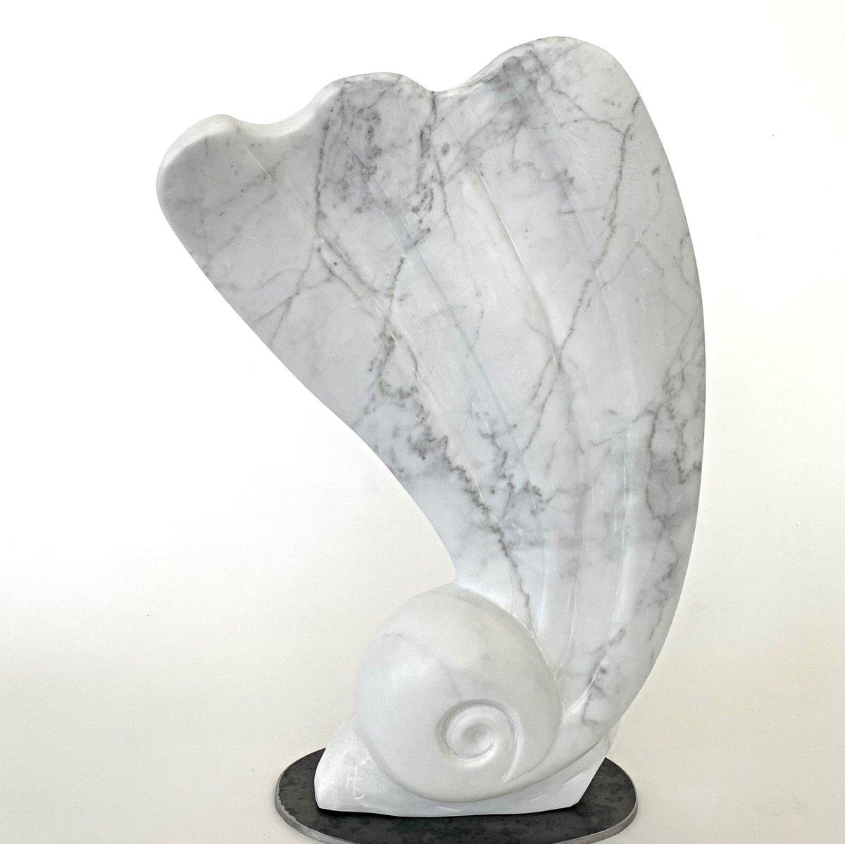 Cottage_Curator's tweet photo. Bouquet's smooth marble spiral unfurls exposing the natural beauty of the stone... [📷: #RobertBouquet, "Chrysalis" Carrera Bianca Marble] https://t.co/7Sl20KE8sz
#sculpture #carreramarble #tailledirecte #stonecarving #stonecarvingart #virginiaartist  #localart #LoveVA https://t.co/MCzV0gP5BS