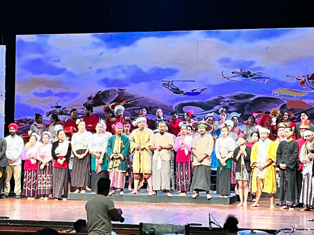 ChownaMeinBJP's tweet photo. Delighted to see the hidden history of Arunachal Pradesh being unfolded amidst the audiences of national capital through the theatre festival of Arunachal - ‘Arunachal Rang Mahotsav’ at Kamani Auditorium in Delhi.

Witnessed the spectacular performance of our own Arunachal tribal artists showcasing the first uprising of North East tribal people against the Colonial rule led by the Tai Khamti Chief, Chowpha-Plang-Lu which is popularly known as the ‘Anglo British War of 1839’.

Enjoyed the play along with Hon’ble Speaker, Shri P D Sona ji, Hon’ble MP(Lok Sabha), Shri Tapir Gao ji, HMLAs Shri Ninong Ering ji, Shri Ojing Tasing ji, Shri Gokar Basar ji and among others yesterday evening.

Kudos to Director - Shri Riken Ngomle, Asst Professor of #NSD New Delhi, Playwright - Shri Himanshu Joshi, Research Scholar, Shri Nepha Wangsa and all those involved both on & off the screen.