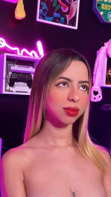 Op3n M!nd 🤩😈 https://t.co/4aAaklfHdV