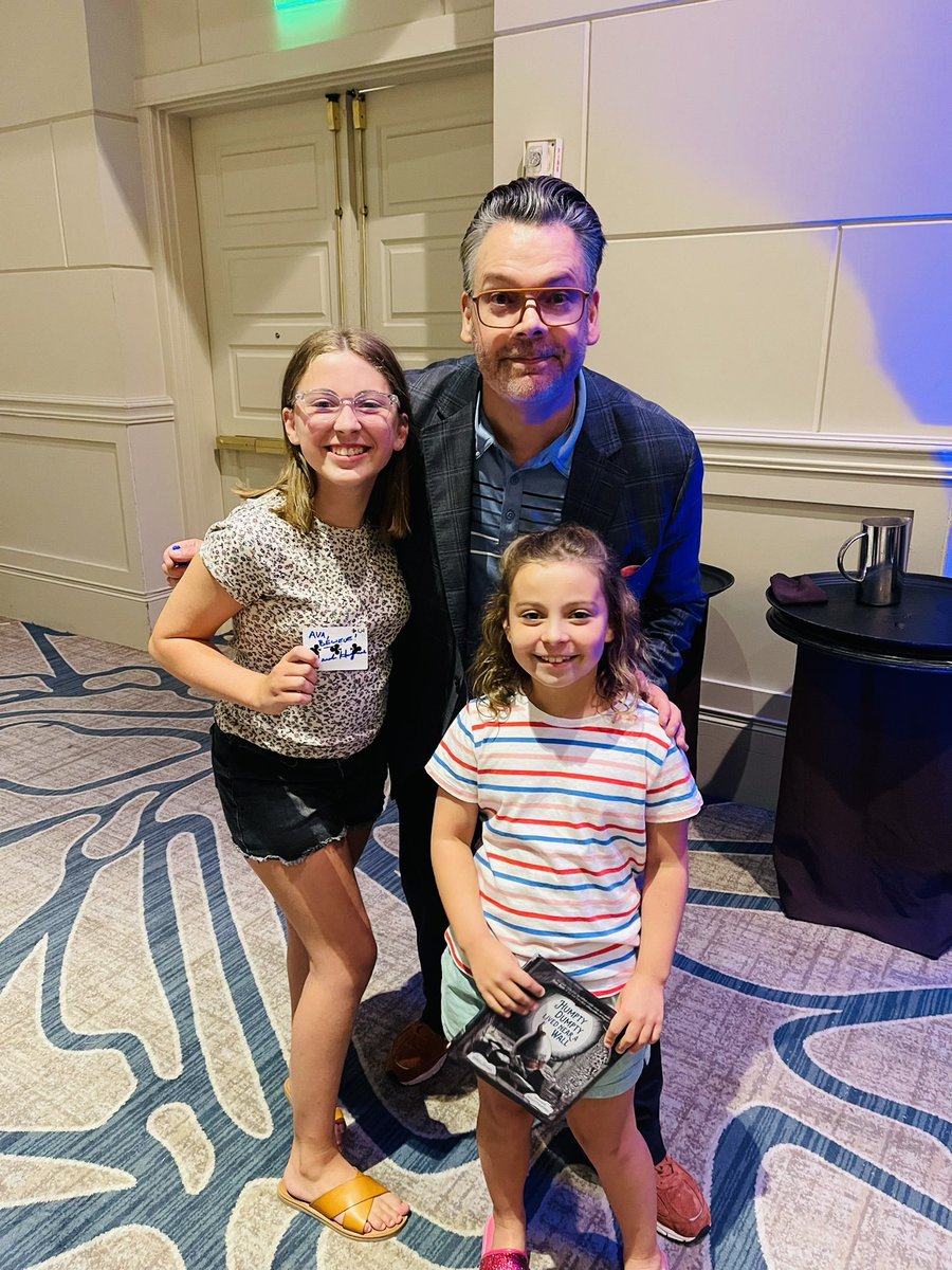 mcpape04's tweet photo. We definitely added to our *MEMORY DIVIDENDS* this evening! Thank you @standupmagician for an amazing show and thank you @tasanet for the family experience. We had so much fun! #TASA2023 #LeadershipSUMMIT2023 #GrowingGREATNESS https://t.co/jyk0cK9vYF