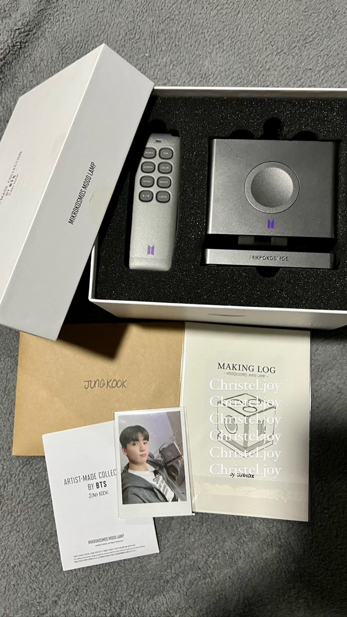 _movingforwardd's tweet photo. 📌MIKROKOSMOS Mood Lamp - P15,000 + lsf
📌BROOCH SET - Faces - P2,100 + lsf
☑️Unsealed but unused
☑️Complete inclusions

📌ARMYST Zip-up Hoody(Black) M- P5,500 + lsf
☑️Unsealed and used only once

📍Ready to Ship. PH only 
#Mikrokosmos #MoodLamp #Jungkook #Taehyung #Brooch #Hoody https://t.co/30JmNXlAnO