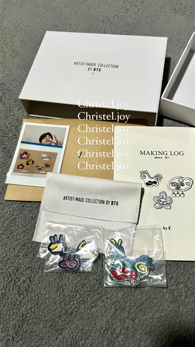 _movingforwardd's tweet photo. 📌MIKROKOSMOS Mood Lamp - P15,000 + lsf
📌BROOCH SET - Faces - P2,100 + lsf
☑️Unsealed but unused
☑️Complete inclusions

📌ARMYST Zip-up Hoody(Black) M- P5,500 + lsf
☑️Unsealed and used only once

📍Ready to Ship. PH only 
#Mikrokosmos #MoodLamp #Jungkook #Taehyung #Brooch #Hoody https://t.co/30JmNXlAnO