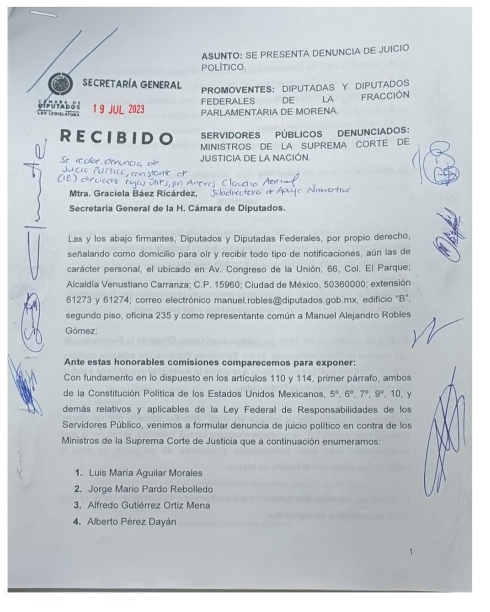 🚨 #ALMOMENTO 🚨 Presenta morena solicitud de juicio político contra cuatro ministros de la Corte.
lasillarota.com