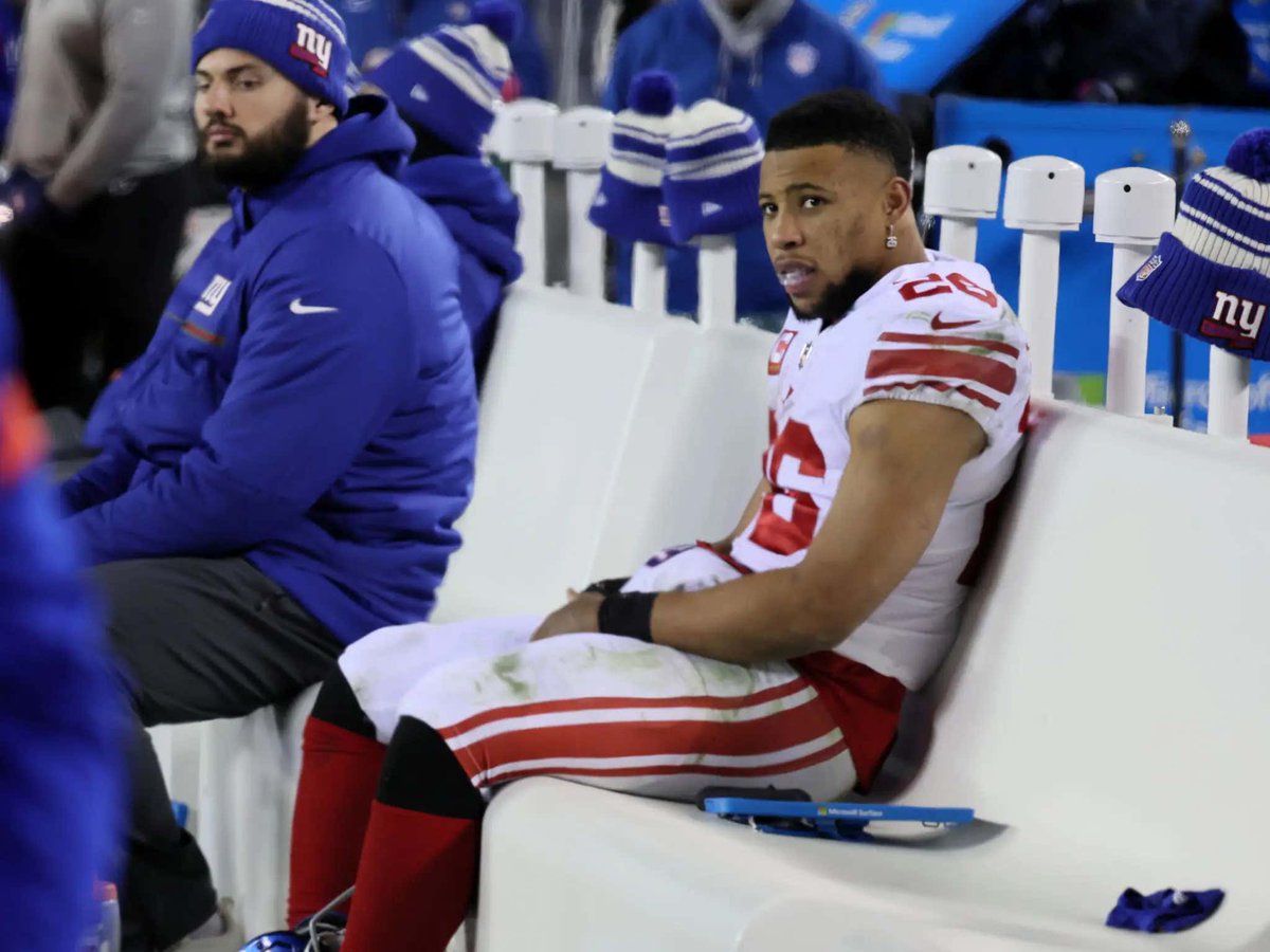 barstoolsports's tweet photo. Delusion At Its Finest: Saquon Thinks He Can Show His Worth By Saying 'Fuck You To The Giants And Not Playing A Down' https://t.co/kQypx5GjeY https://t.co/ZQJyULeBE1
