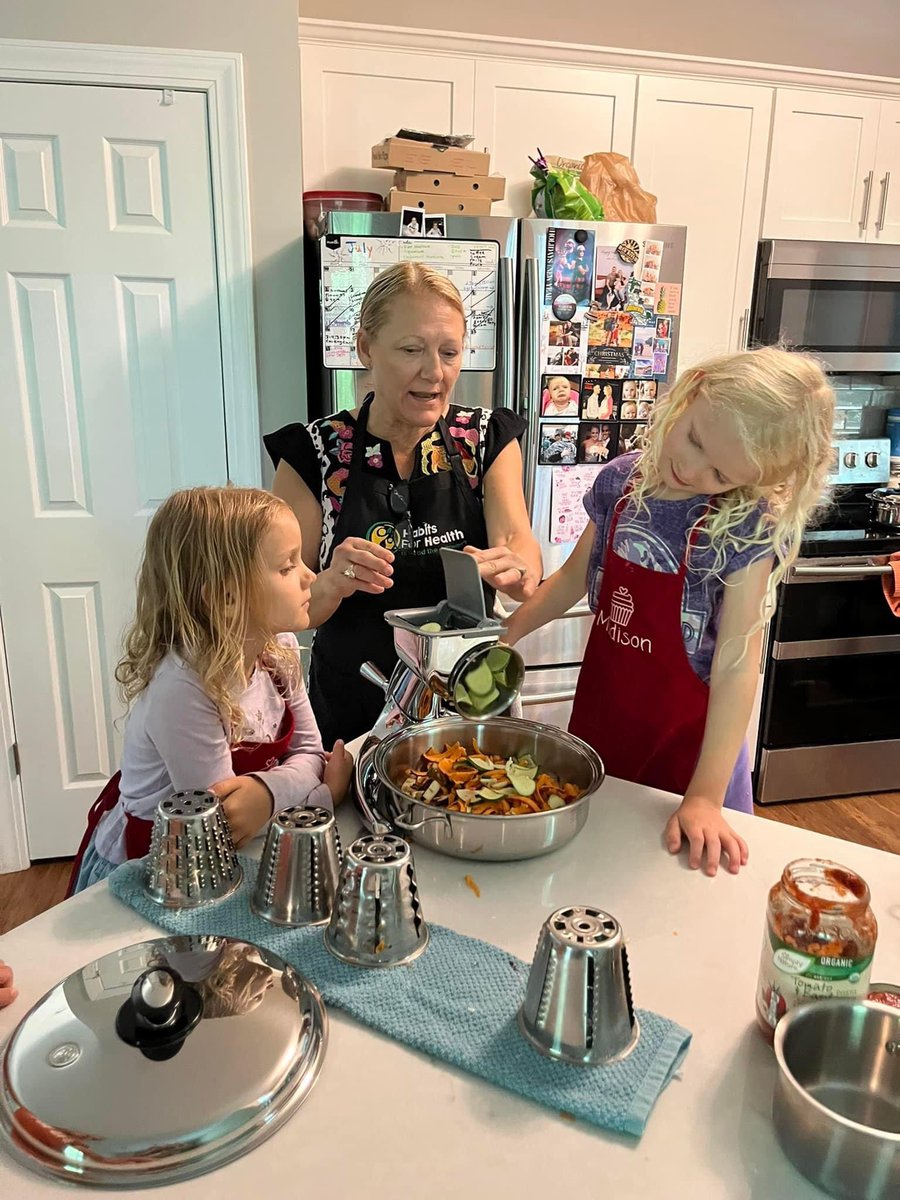 GenerosoJr1's tweet photo. What’s that magical place in your home where kids can study language, math, science, physics, chemistry, art and also learn about their health? 

It’s the kitchen!

Let us work with your family on simple, easy recipes while passing on the healthy home cooking habits today. https://t.co/kqh9YwB50n