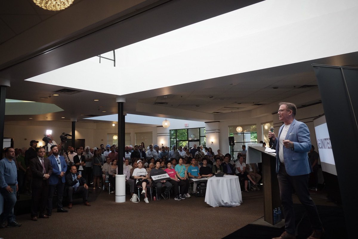 KevinFalcon's tweet photo. Amazing energy tonight in #Surrey as I announced @PuneetSandhar as our first BC United candidate for the upcoming provincial election in front of hundreds of @voteBCUnited supporters!👏

Puneet is prepared to rebuild trust and fight for a better Surrey-Serpentine River! #bcpoli https://t.co/F3hwPKh326