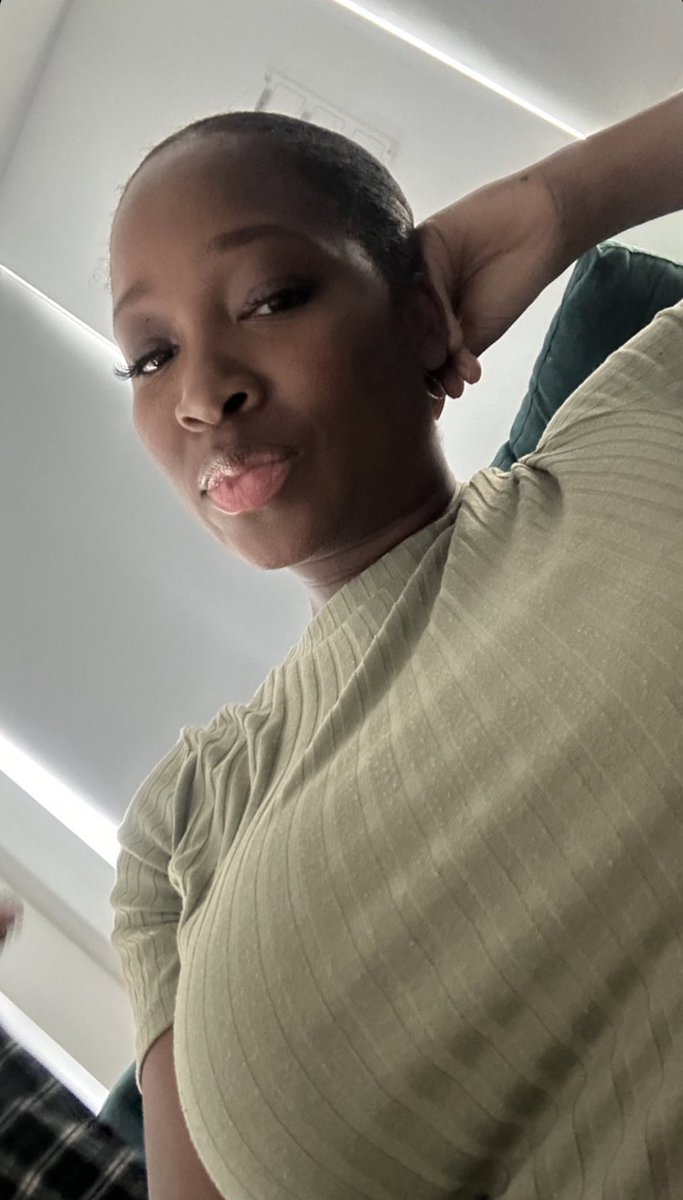 Another selfie of the gorgeous @Jamelia 😍🙌🏿🔥 #jameliadavis #melanin #melanated #brownskin #chocolategirl #naturalhair #4chair #ponytail
