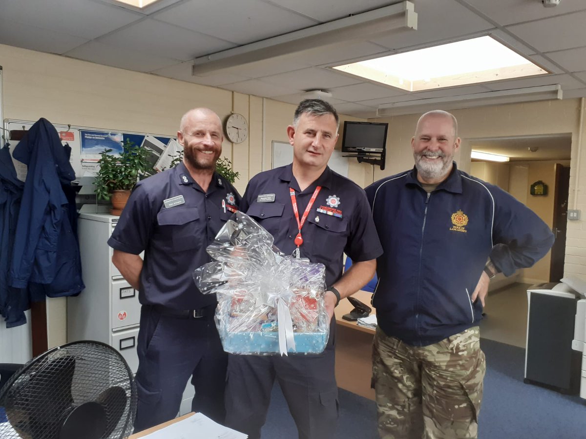 HighfieldLA's tweet photo. Our annual #HeroHampers have been delivered this week. Thank you to everyone in #OurBlackpool who chooses to #BeTheirBest and #Serve our community so that more people can be happy, safe and able to shine. #LeadingMyCommunity #BeKind #BeHelpful #BeBrave @BpoolCouncil https://t.co/yzDs95JGON