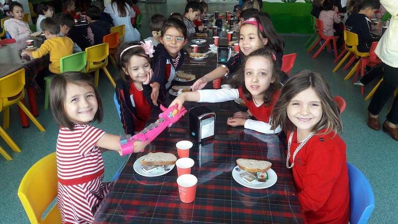 Dayanışma Sahnesi Konseri, 50’den fazla çocuğa Robotel sağlayacak 
sosyalup.net/dayanisma-sahn…