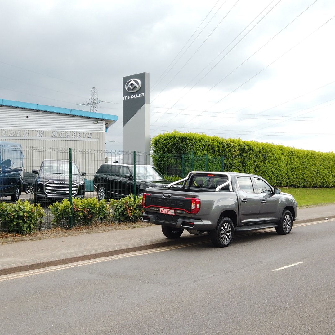 ChadMotorCo's tweet photo. #throwbackthursdays to when our beautiful Maxus sign was installed 🤩🤩
#Maxus #NEWSIGN #Sustainabletransport #electicvehicles https://t.co/EkwWMnU7rT
