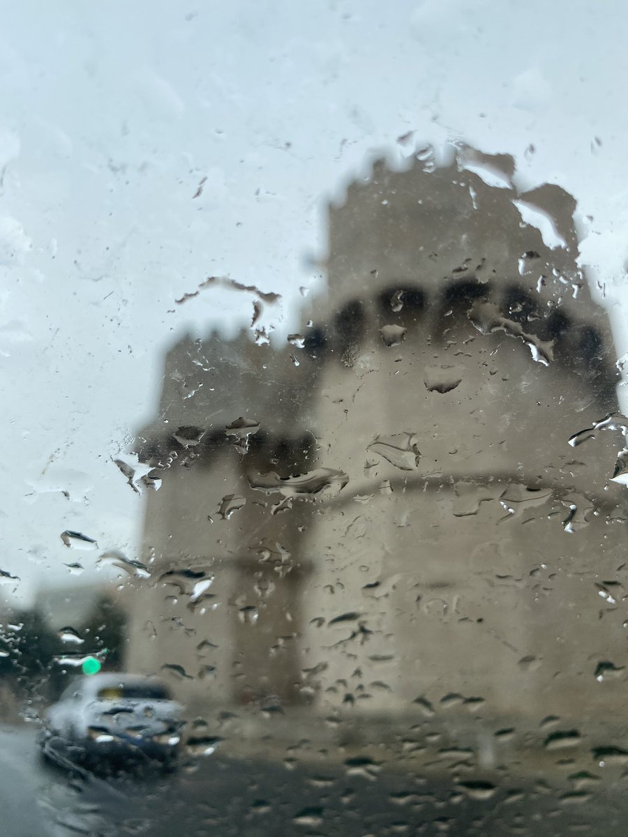 Llueve en Valencia… espero que nos traiga algo de frescor #tormentasdeVerano #Julio2023 <a href="/Tiempo_Valencia/">☈⚡TiempoValència☔❄</a> <a href="/tiempobrasero/">Tutiempo</a> <a href="/ElTiempo_tve/">El Tiempo en TVE</a> <a href="/AEMET_CValencia/">AEMET Comunitat Valenciana</a>