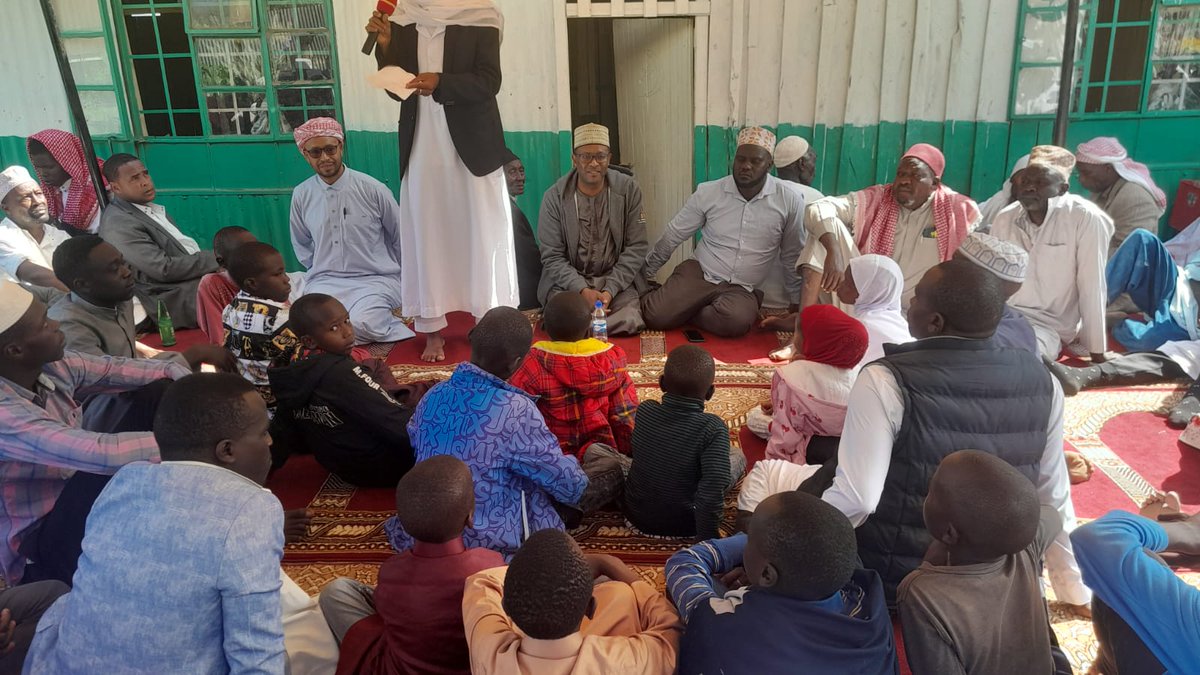 BondeniValley's tweet photo. Strong and delighted to work. Making impacts is all they desire in their hearts. The Secretariat planned a 4-day activity for the residence of Bondeni Village. Day one was Eid baraza where matters relating and affecting Bondeni was addressed, as an interfaith community. https://t.co/sTcUoAd14U