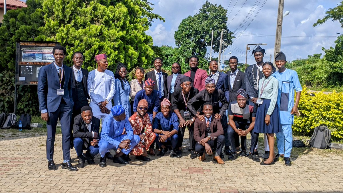 SetFuta_22's tweet photo. Designing Spaces, Inspiring Places;✍️ The 500 Level students of the department of ARCHITECTURE defended their Industrial Training in style✨
 SET CLASS’22 family prays that your future endeavors be met with opportunities to create meaningful spaces for generations to come.
  🏠📐 https://t.co/kaphFrstnI