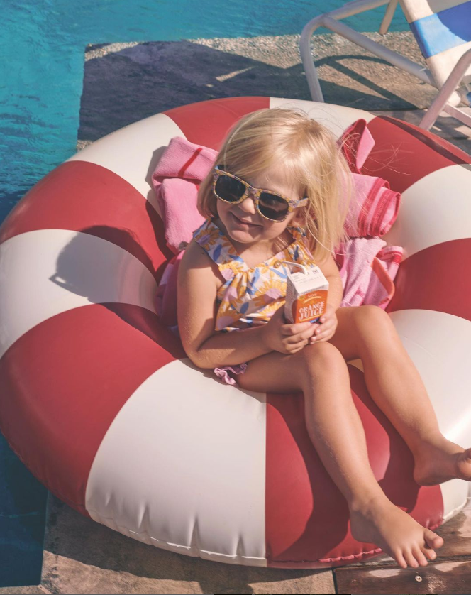 Enerjileriyle tatile renk katan minikler. 🏖️☀️