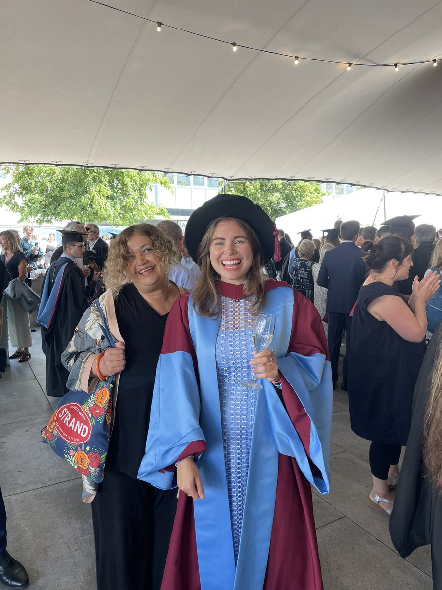 ClioCliona's tweet photo. Graduation day! 🥂🎓 thank you @SotonEnglish @unisouthampton for putting on a great show and seeing me through my doctorate. BIG shoutout to my wonderful supervisor @RMSmithAuthor for being with me from the very beginning and suggesting I try the PhD all those years ago https://t.co/qnFq5LaTk4
