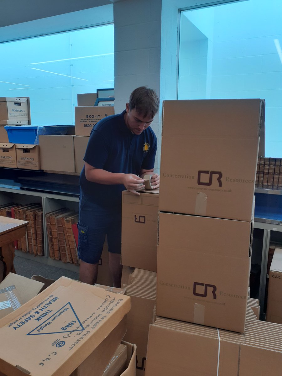 JBriggsRemovals's tweet photo. Our dedicated #removals team at Pembroke College in #Oxford where they moved an important collection of rare books into #storage, undertook an internal book move & transported books & archival materials to two offsite storage locations. #librarymove https://t.co/nHNOcKQBhX