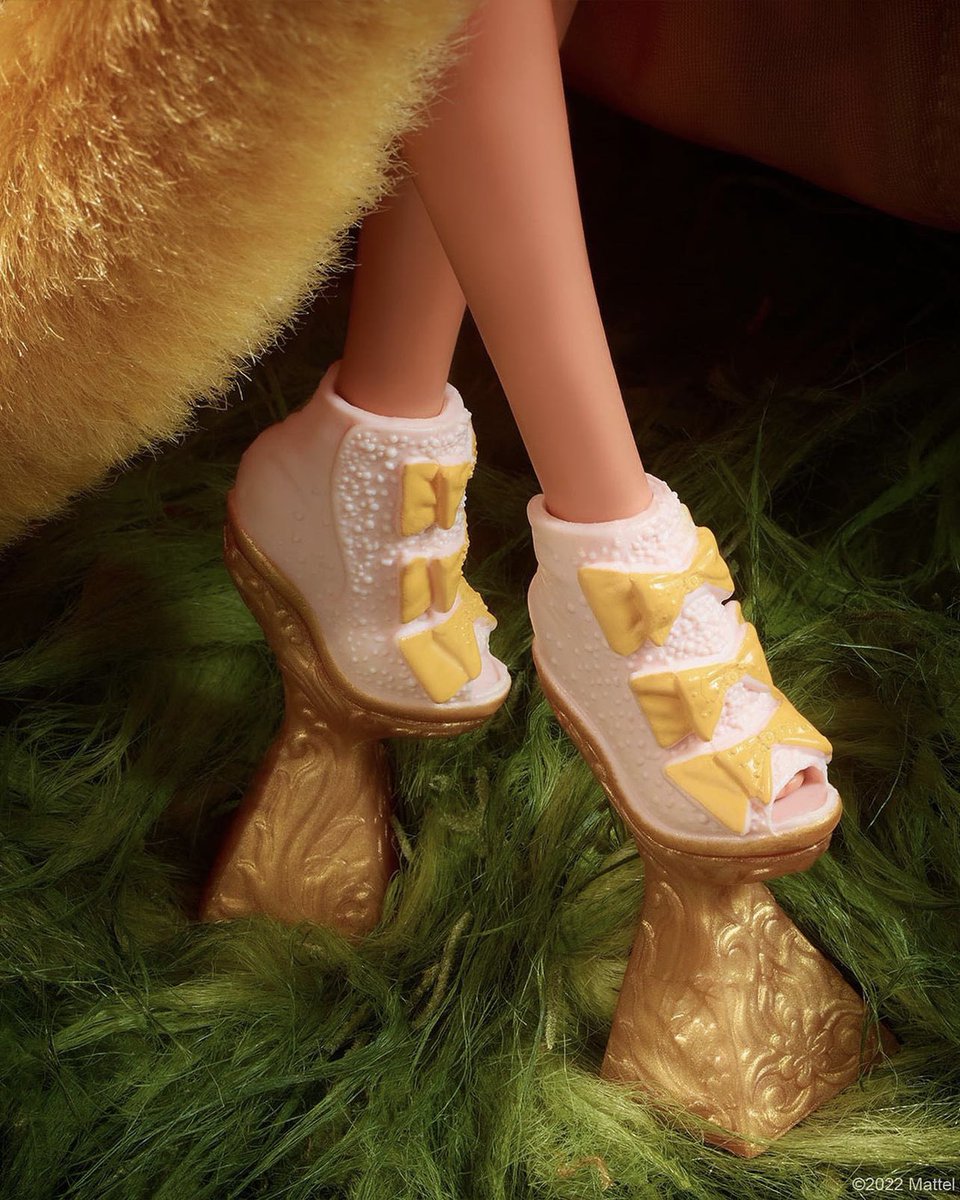 Guo Pei x Barbie inspired by our Yellow Empress gown, where it made its first red carpet debut in 2015 before establishing its place as a contemporary work of art, on display in museums around the world.

#guopei #guopeiparis #couture #barbie