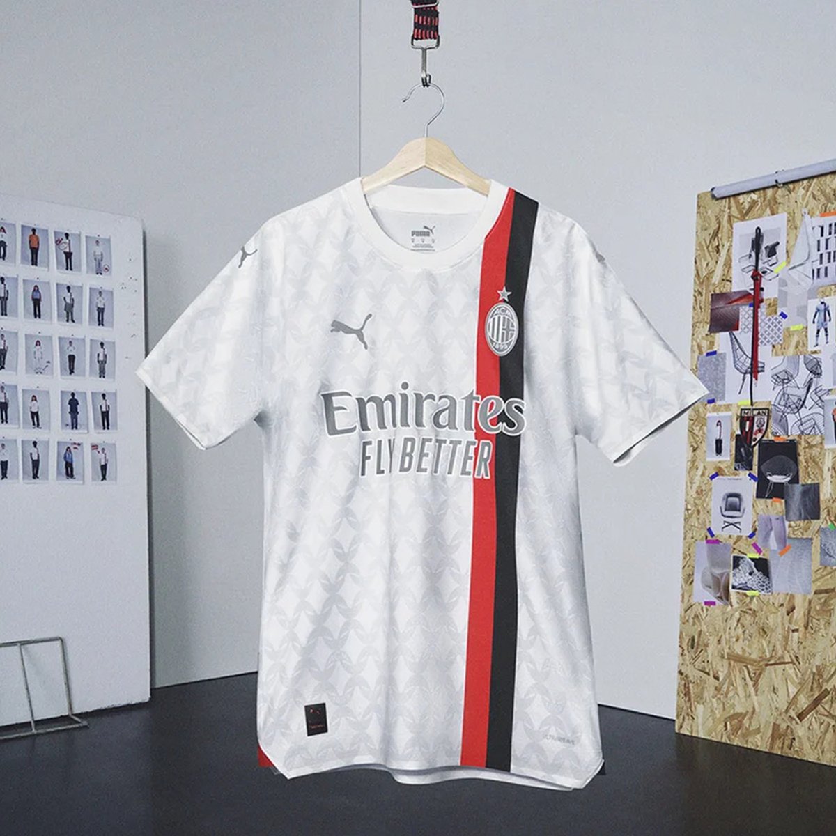 brfootball's tweet photo. Milan reveal their new away look for 2023-24 ⚪🔴⚫ https://t.co/y9btLhnSxr