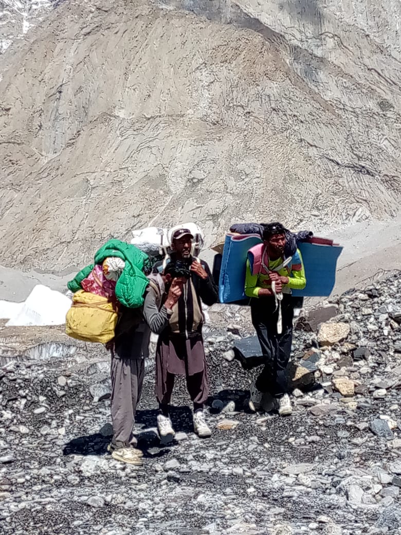 basitrono1's tweet photo. 4.power of the natural world. It's an experience that changes you in ways that are hard to put into words, and it's one that you'll carry with you for the rest of your life.And they rightly said that Mountains are the soul's fuel.
Thankyou all for being part of this expedition 🙏 https://t.co/Q3Bno7LLcv