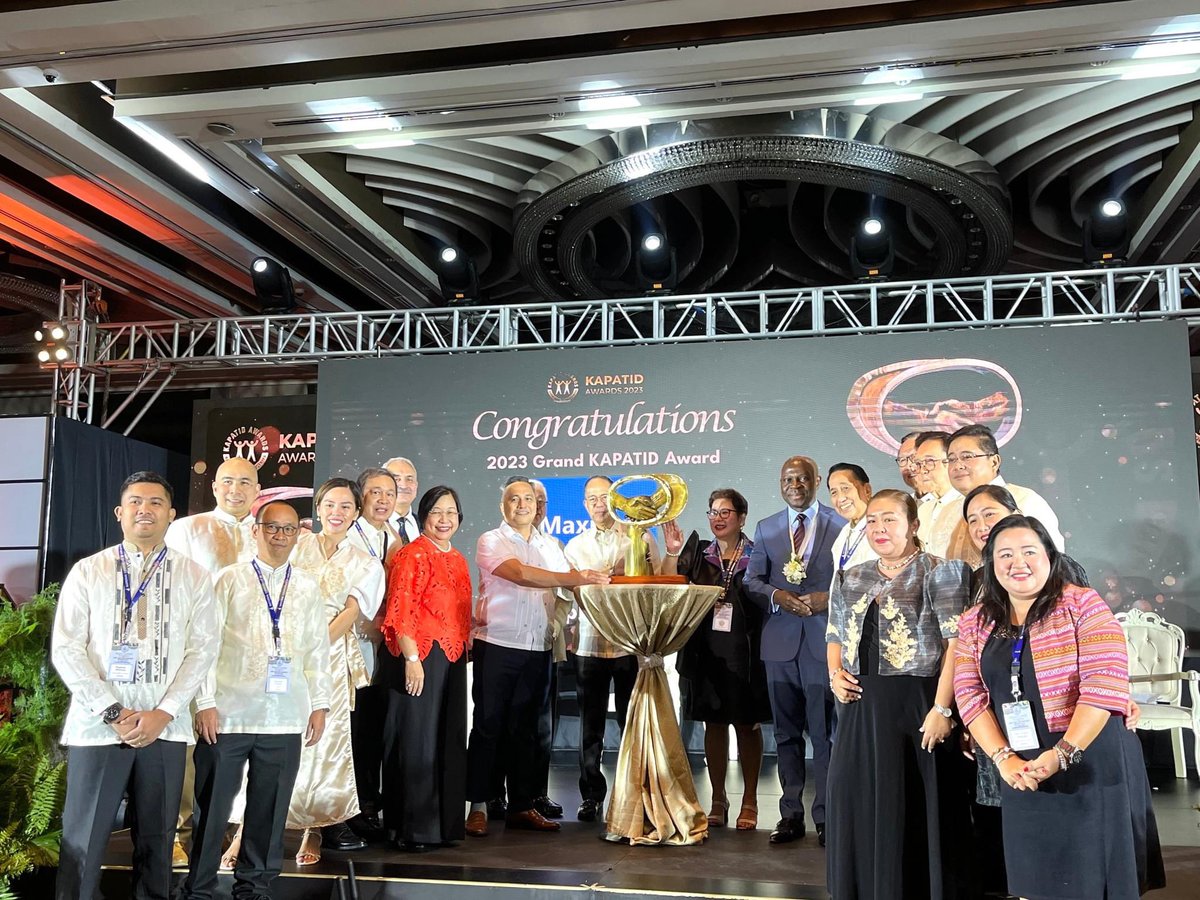 ana4maxicare's tweet photo. The blessings just keep on coming. Maxicare emerges triumphant at the 2023 KAPATID Awards and was recognized for exemplary employer practices!

Read the full story: https://t.co/0KO5RGUZHy https://t.co/kAnEexThex