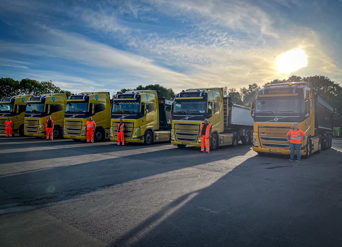 Heijmans investeert sinds 2021 in de verduurzaming van het asfalttransport via een participatie in Millenaar &amp; van Schaik. Dankzij deze samenwerking rijden er op ons project 'verbreding A1 Apeldoorn-Twello' nu zes volledige elektrische kipper trucks. #verduurzamen #debouwmaakthet